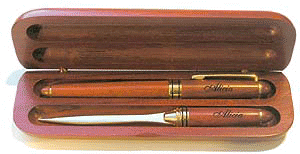 Bo&icirc;te parure pour deux stylos en bois avec un stylo plume et un ouvre-lettre