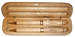 Stylo bille et porte-mine clair en bois + boîte pour deux stylos