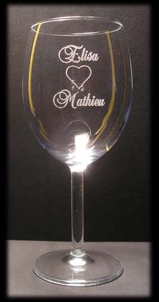 verre a vin grav&eacute;