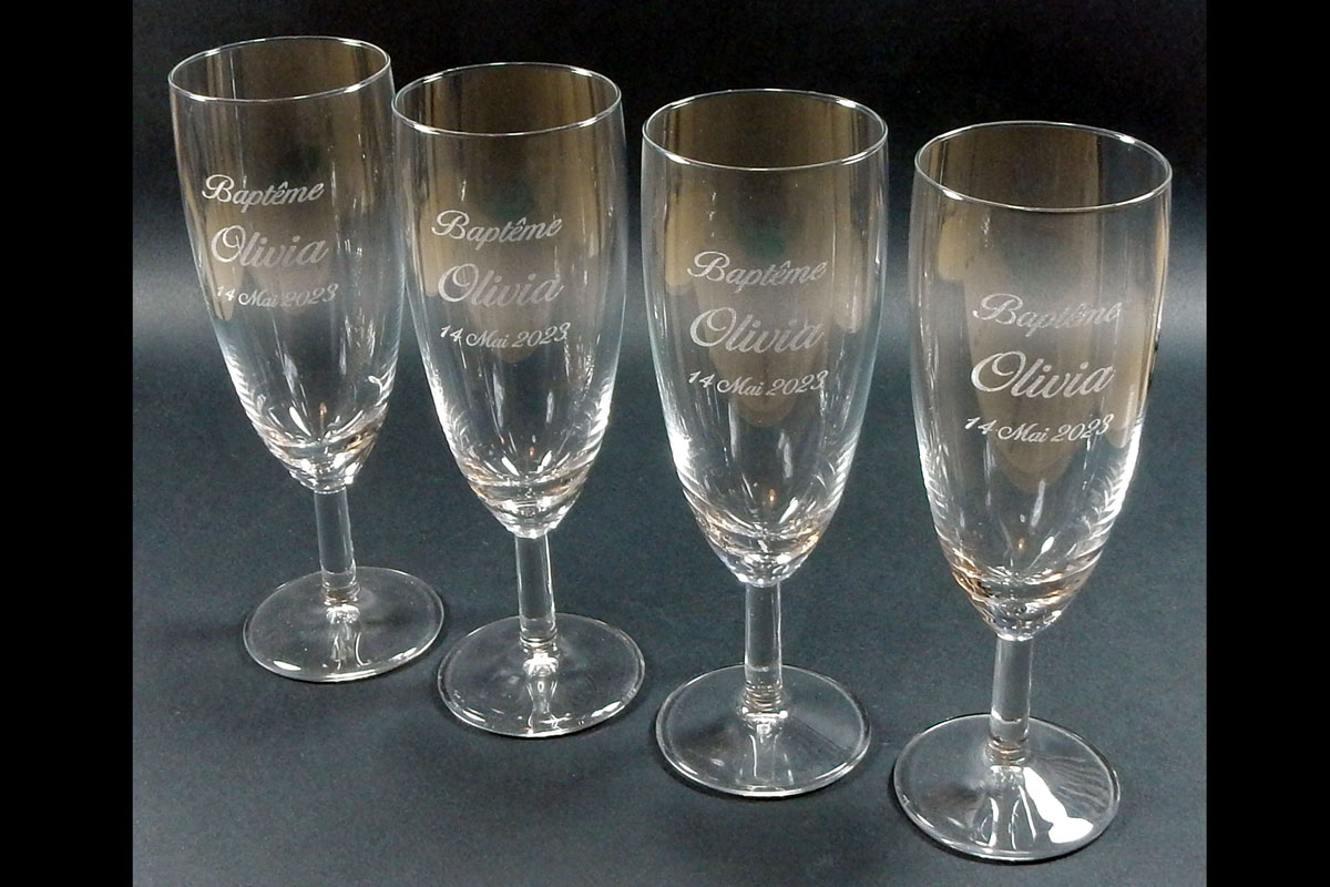 flûte à champagne gravée personnalisée en verre de qualité