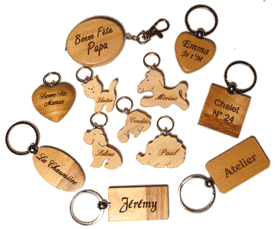 Les porte-cles en bois, gravure sur bois, porte-cle personnalise